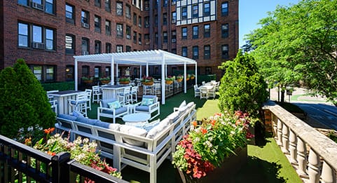Outdoor amenities and social space at The Merion in Evanston IL for independent senior living