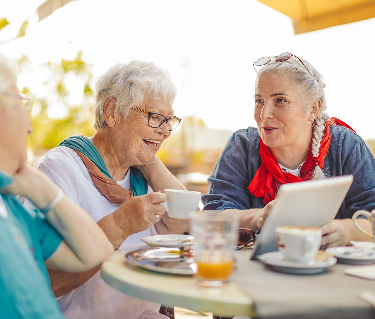 3 Reasons to Move to a Senior Living Community￼